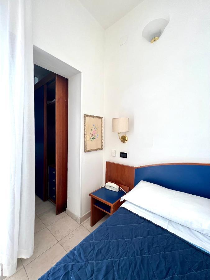 Hotel B&B Montecarlo Milano Marittima Exterior foto