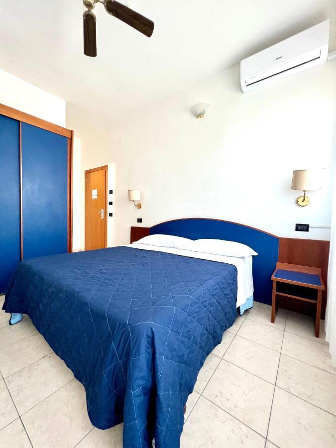Hotel B&B Montecarlo Milano Marittima Exterior foto